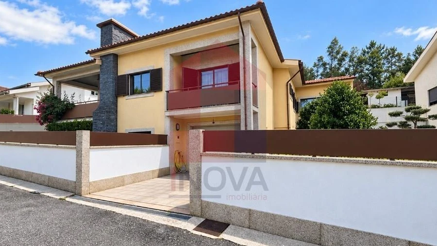Moradia T3 para Venda em Moure