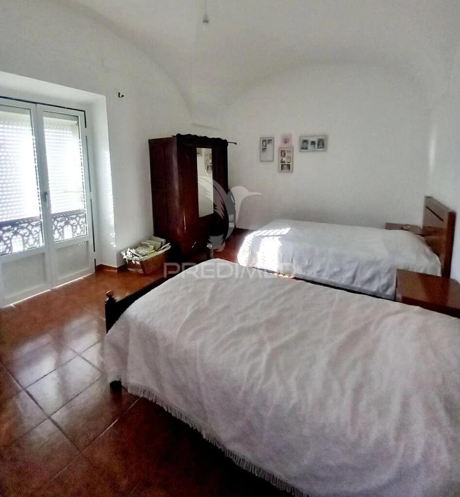 Moradia T8 para Venda em Redondo Foto 6