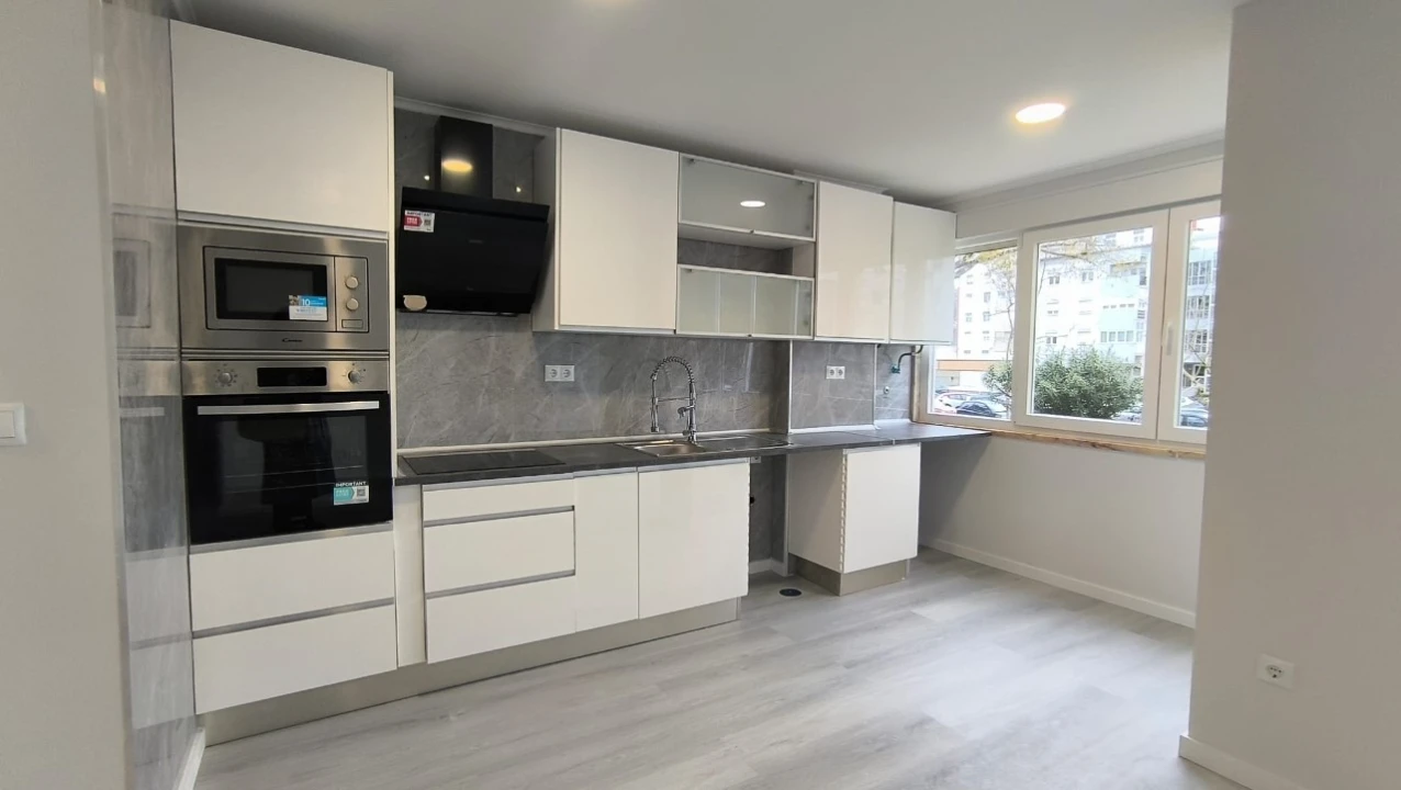 Apartamento T2 para Venda em Oeiras e São Julião da Barra, Paço de Arcos e Caxias Foto 1