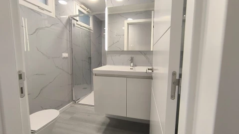 Apartamento T2 para Venda em Oeiras e São Julião da Barra, Paço de Arcos e Caxias