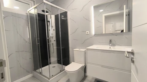Apartamento T2 para Venda em Oeiras e São Julião da Barra, Paço de Arcos e Caxias