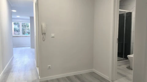 Apartamento T2 para Venda em Oeiras e São Julião da Barra, Paço de Arcos e Caxias