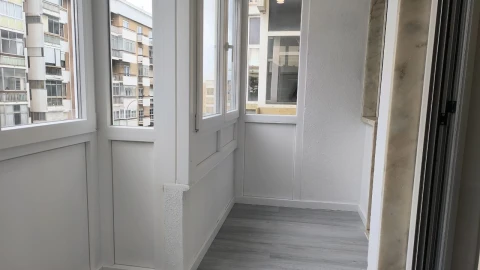Apartamento T2 para Venda em Oeiras e São Julião da Barra, Paço de Arcos e Caxias
