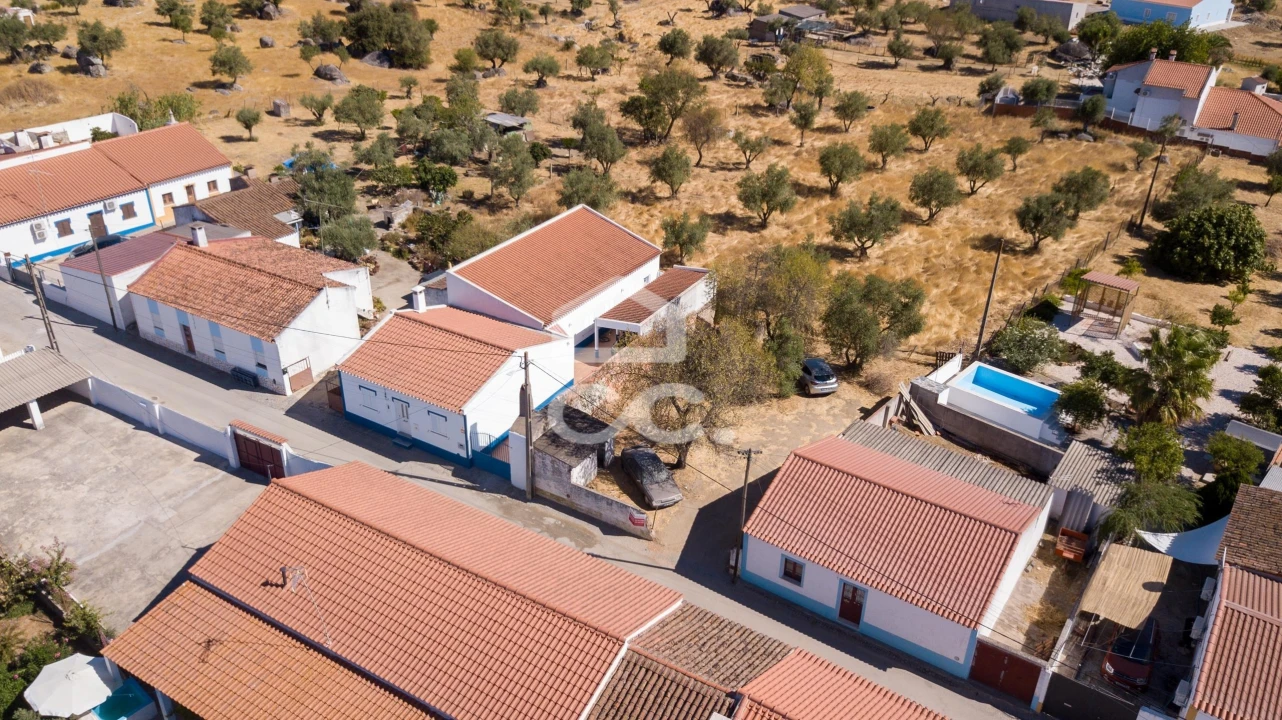 Moradia T2 para Venda em Corval Foto 23