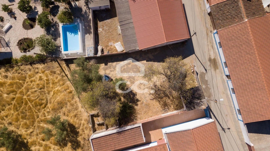 Moradia T2 para Venda em Corval Foto 18