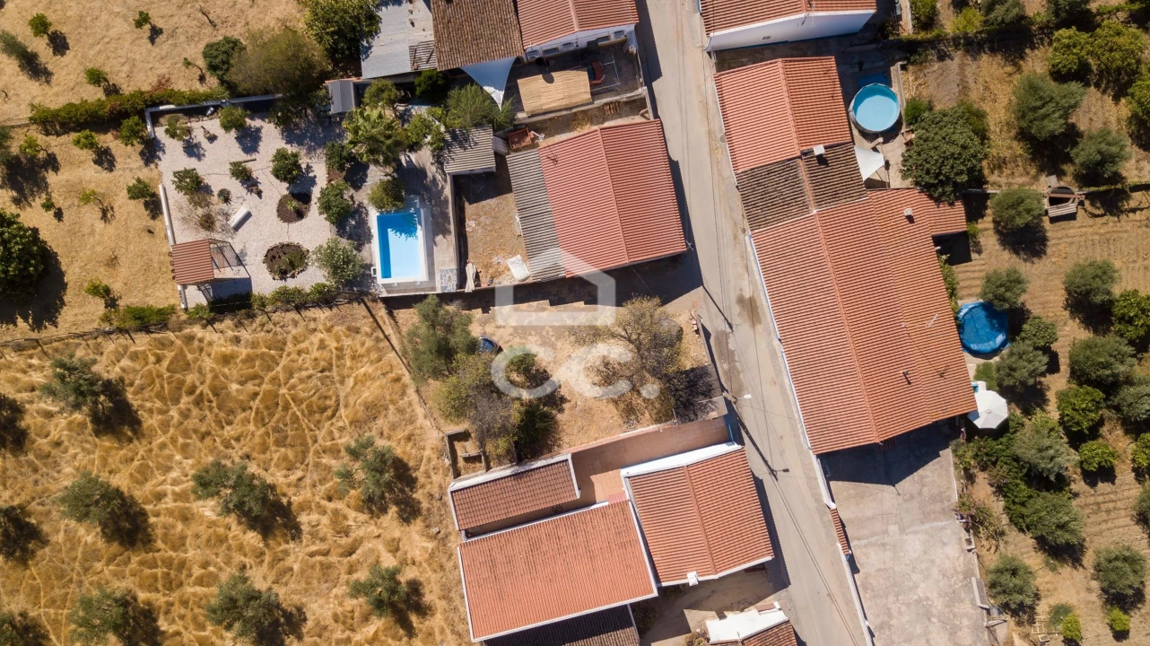 Moradia T2 para Venda em Corval Foto 19