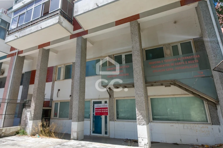 Negócio para Venda em Rio de Mouro Foto 1