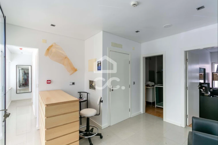 Negócio para Venda em Rio de Mouro Foto 2