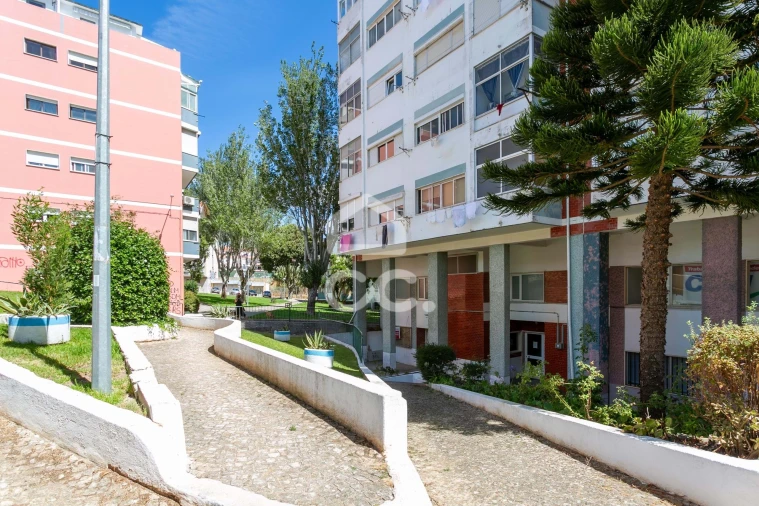 Negócio para Venda em Rio de Mouro Foto 16