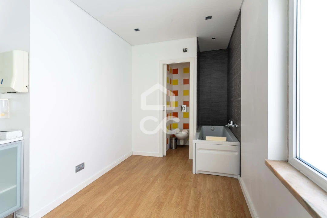 Negócio para Venda em Rio de Mouro Foto 13