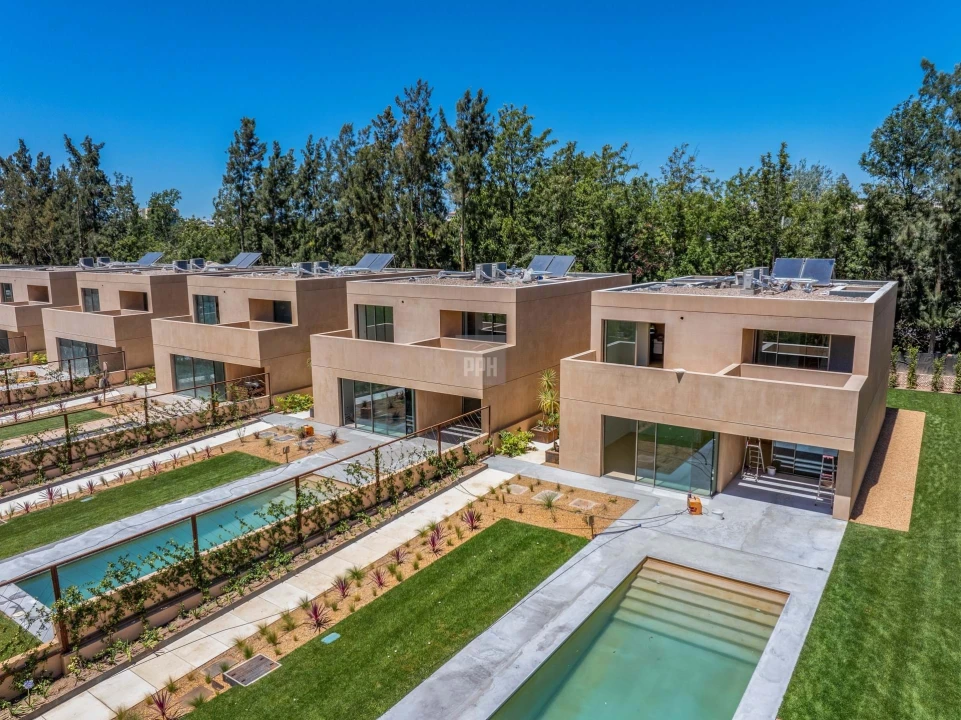 Moradia T4 para Venda em Quarteira Foto 39