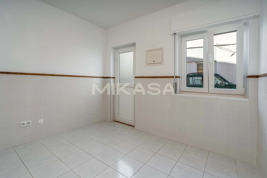 Moradia T1 para Arrendamento em Lagos (São Sebastião e Santa Maria) Foto 3