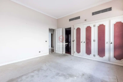 Moradia T6 para Venda em Carcavelos e Parede