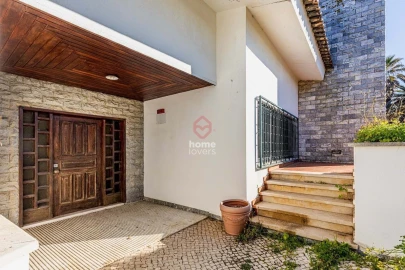 Moradia T6 para Venda em Carcavelos e Parede