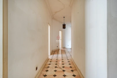 Moradia T6 para Venda em Carcavelos e Parede