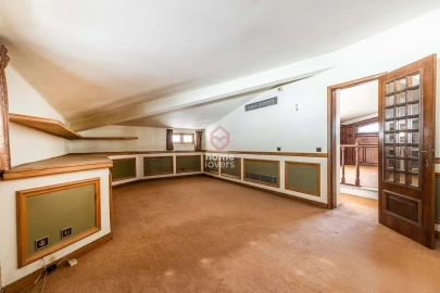 Moradia T6 para Venda em Carcavelos e Parede