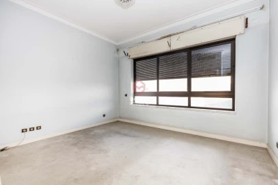 Moradia T6 para Venda em Carcavelos e Parede