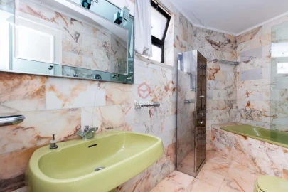 Moradia T6 para Venda em Carcavelos e Parede