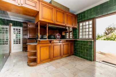 Moradia T6 para Venda em Carcavelos e Parede