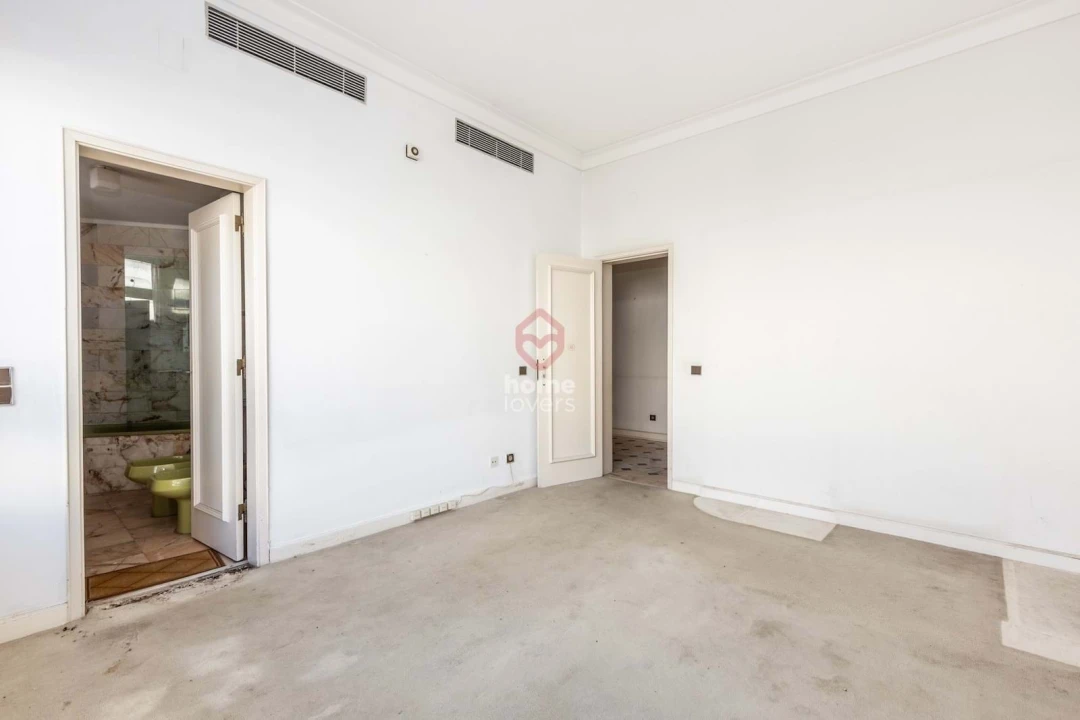 Moradia T6 para Venda em Carcavelos e Parede Foto 23