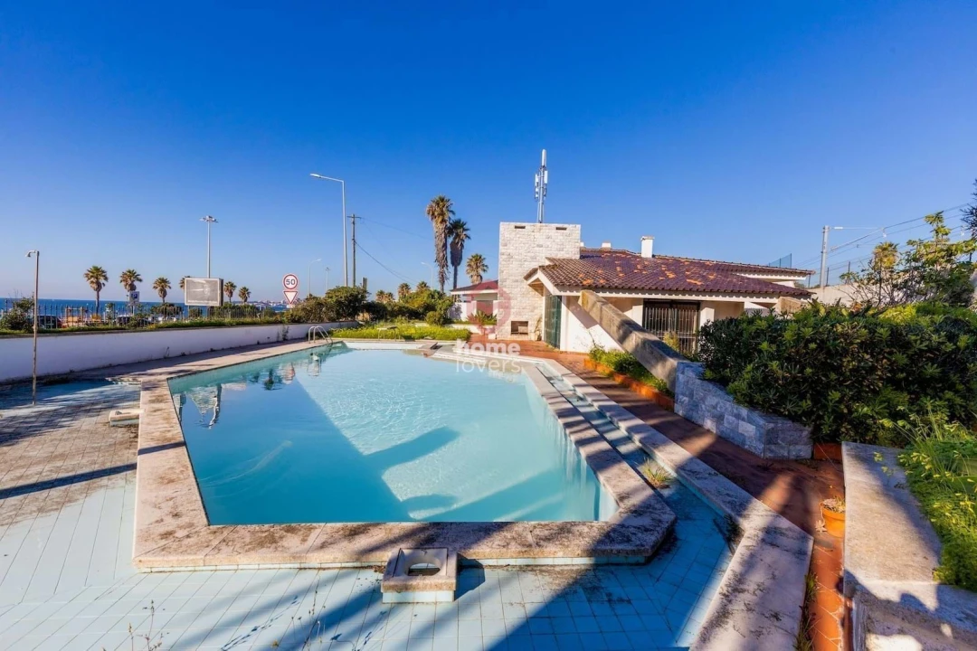 Moradia T6 para Venda em Carcavelos e Parede Foto 4