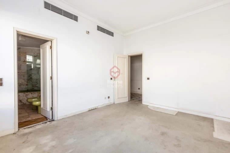 Moradia T6 para Venda em Carcavelos e Parede Foto 23