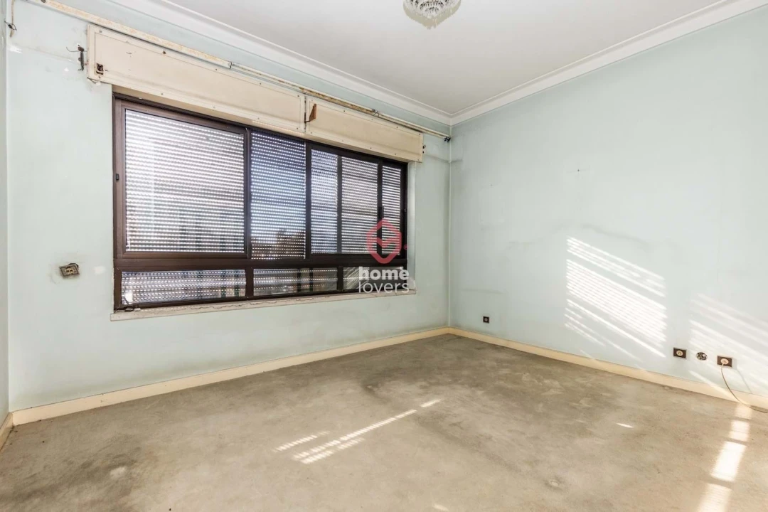 Moradia T6 para Venda em Carcavelos e Parede Foto 29