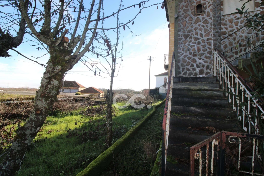 Moradia T3 para Venda em Nogueira da Montanha Foto 3