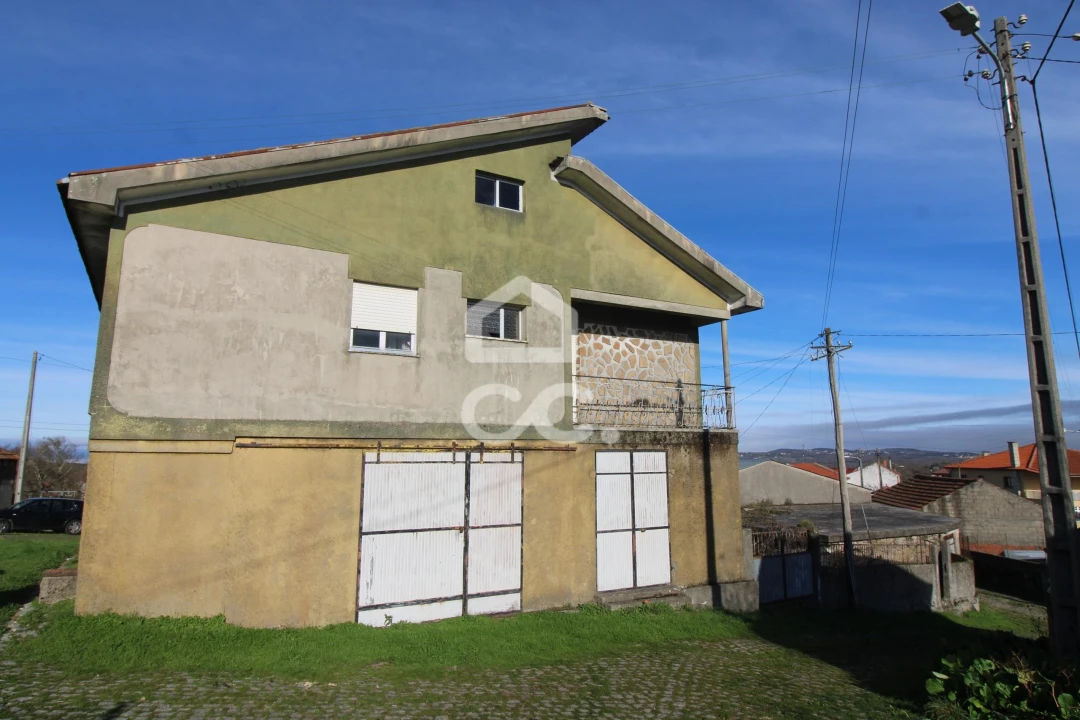 Moradia T3 para Venda em Nogueira da Montanha Foto 2