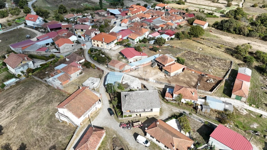 Moradia T3 para Venda em Nogueira da Montanha Foto 38