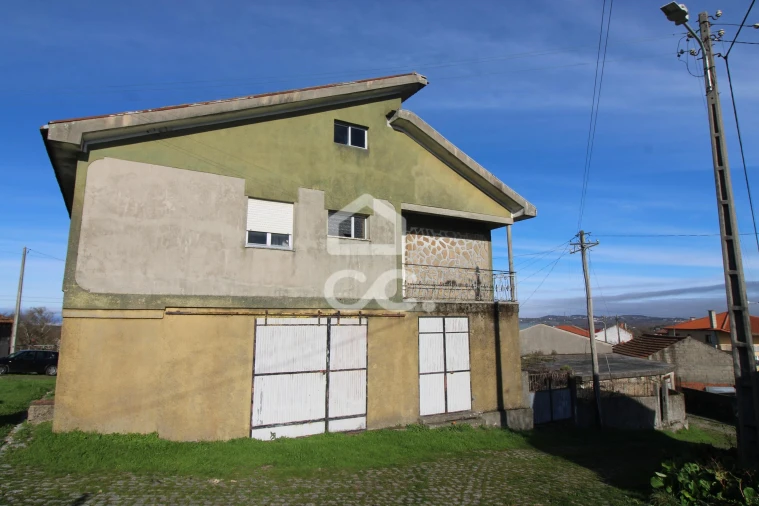 Moradia T3 para Venda em Nogueira da Montanha Foto 2