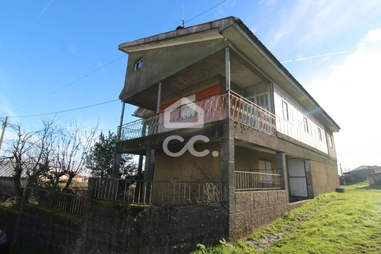 Moradia T3 para Venda em Nogueira da Montanha