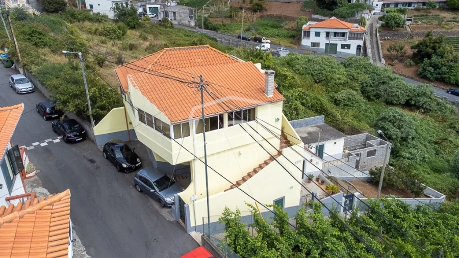 Moradia T3 para Venda em Camara de Lobos Foto 18