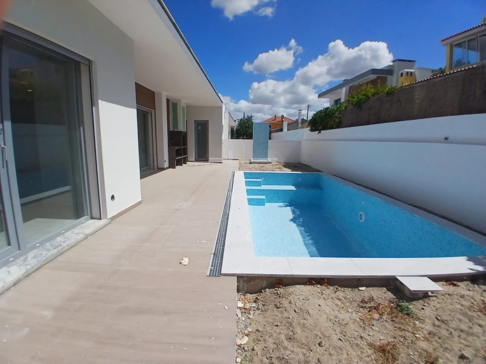 Moradia T4 para Venda em Azeitão (São Lourenço e São Simão) Foto 1