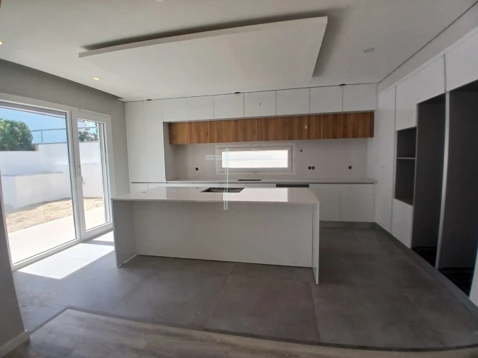 Moradia T4 para Venda em Azeitão (São Lourenço e São Simão) Foto 7