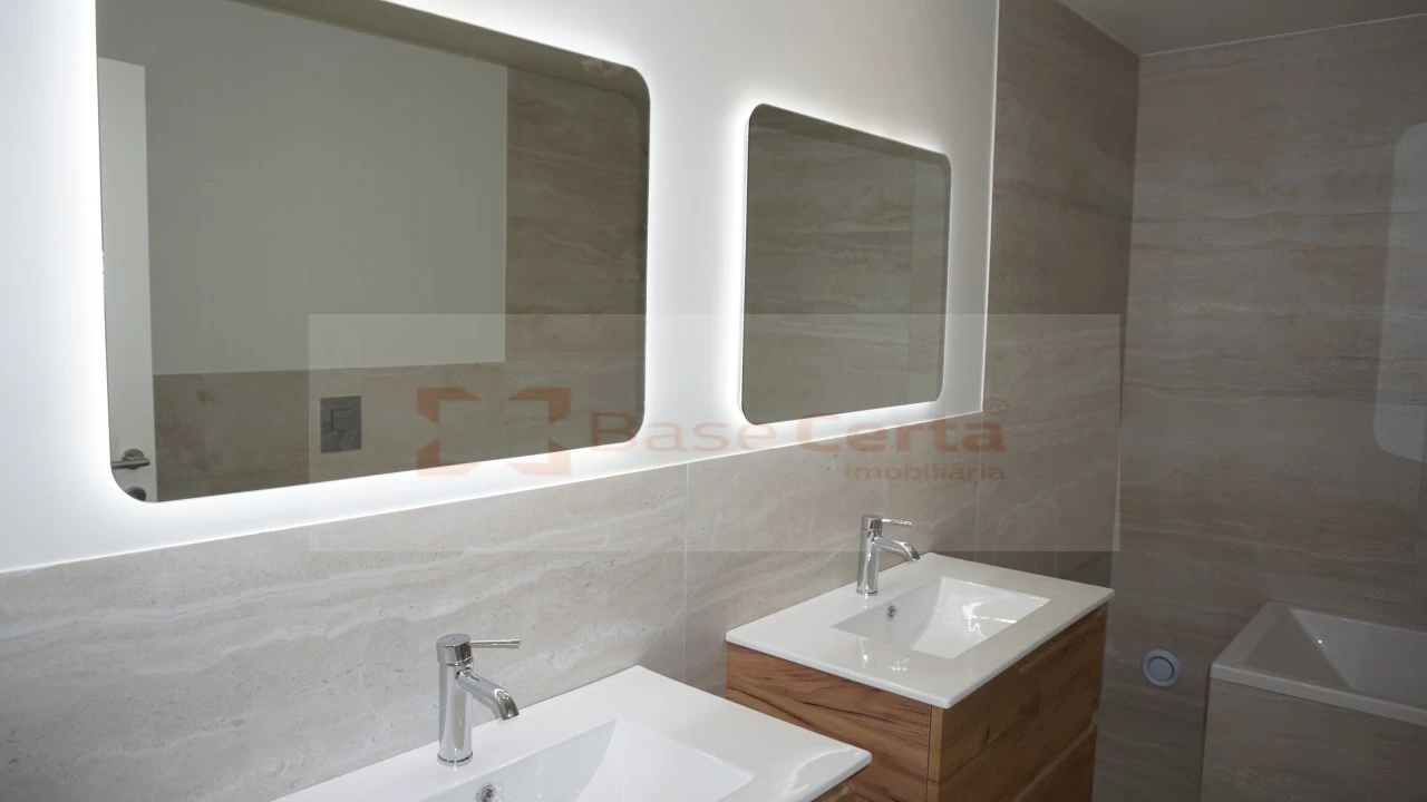 Apartamento T3 para Venda em Almada, Cova da Piedade, Pragal e Cacilhas Foto 5