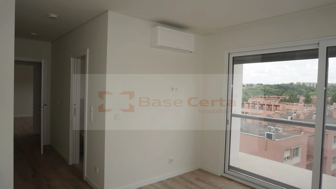 Apartamento T3 para Venda em Almada, Cova da Piedade, Pragal e Cacilhas Foto 9