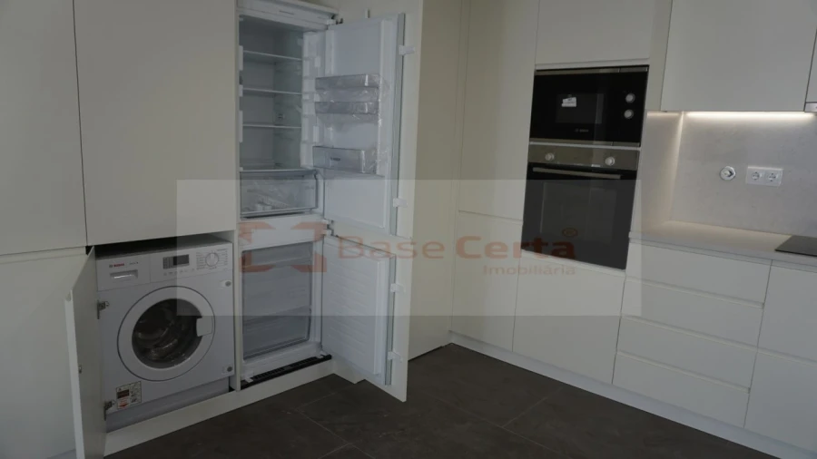 Apartamento T3 para Venda em Almada, Cova da Piedade, Pragal e Cacilhas Foto 2