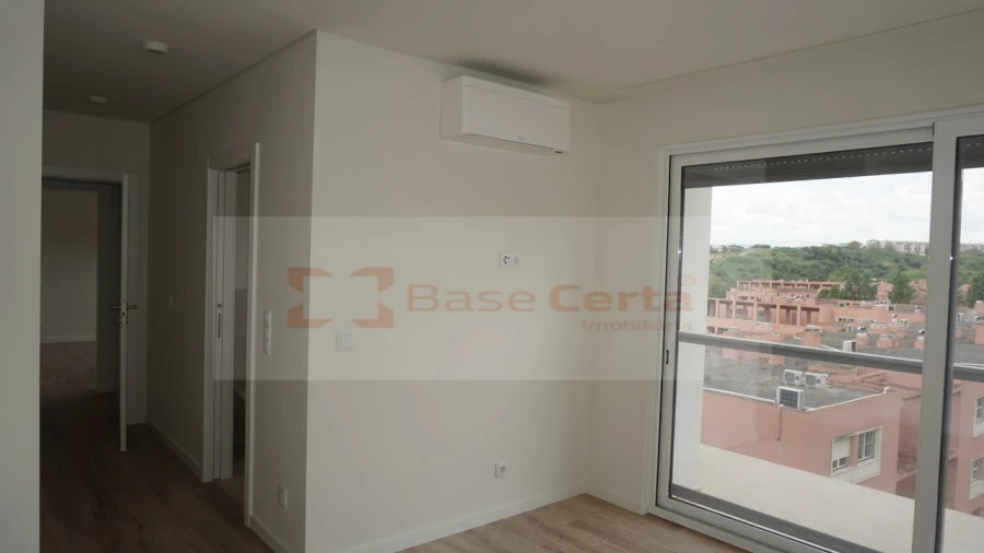 Apartamento T3 para Venda em Almada, Cova da Piedade, Pragal e Cacilhas Foto 9