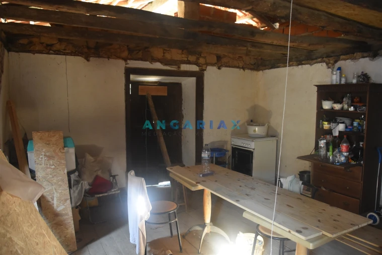 Moradia T1 para Venda em Aguda Foto 4