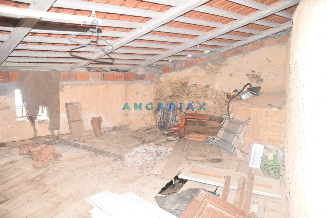 Moradia T1 para Venda em Aguda Foto 20