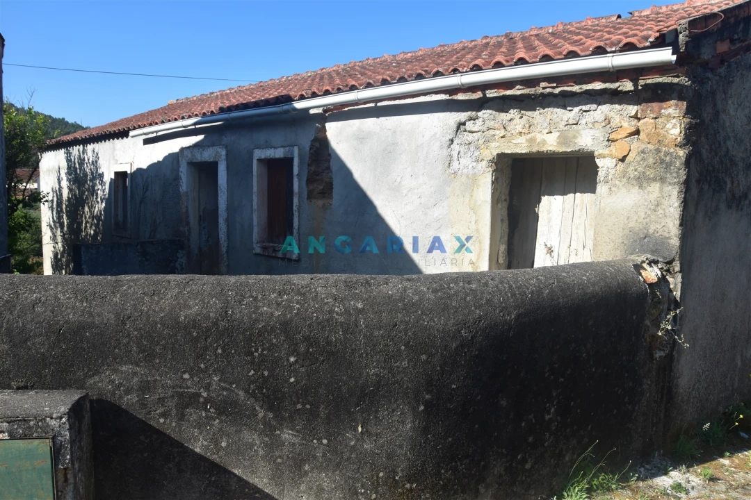 Moradia T1 para Venda em Aguda Foto 1