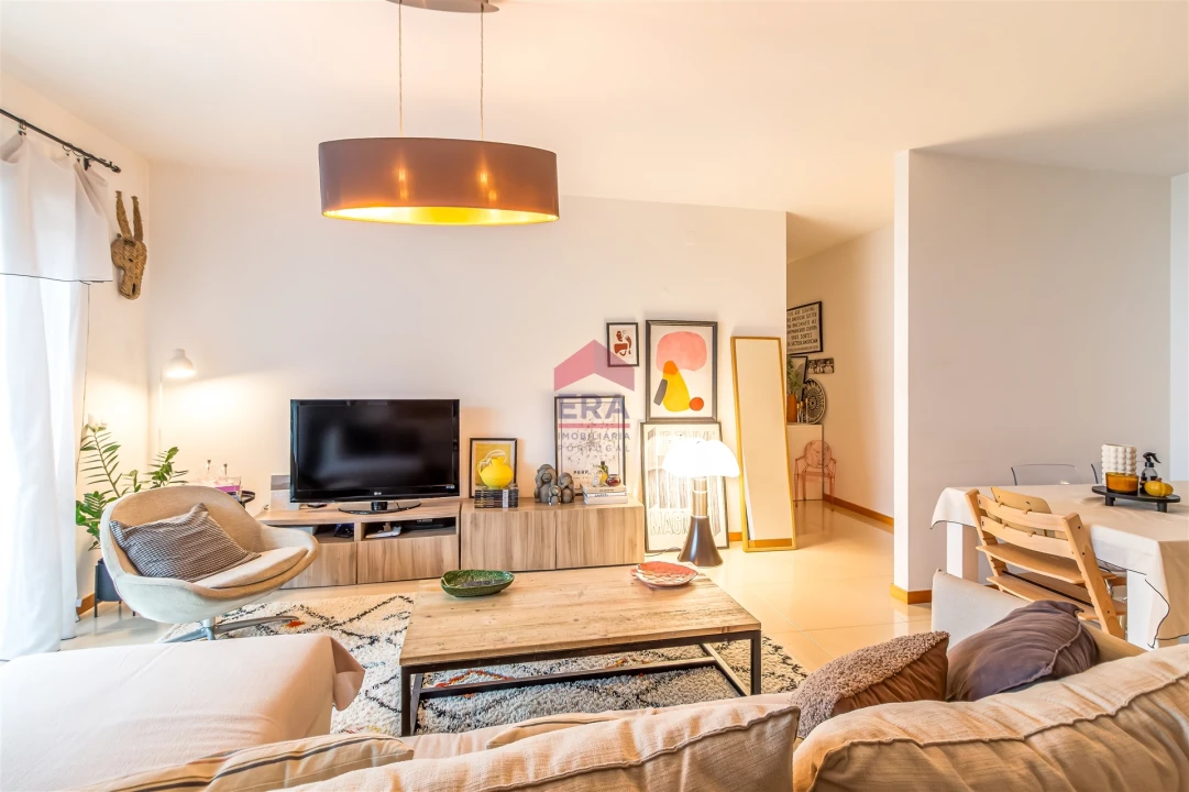 Apartamento T0 para Venda em Santa Luzia Foto 3