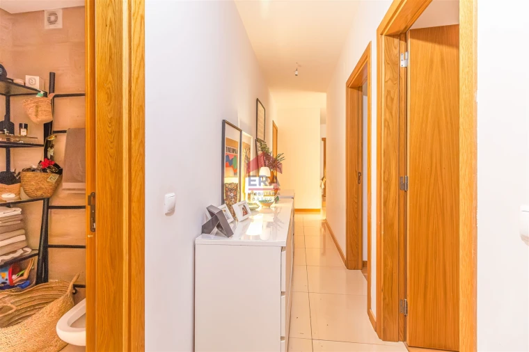 Apartamento T0 para Venda em Santa Luzia Foto 11