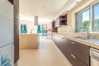 Moradia T5 para Venda em Tavira (Santa Maria e Santiago)