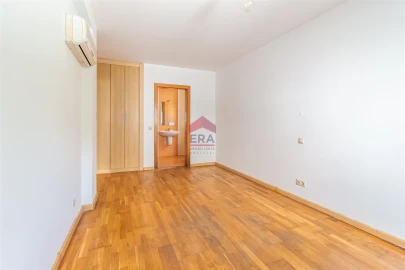 Moradia T5 para Venda em Tavira (Santa Maria e Santiago)