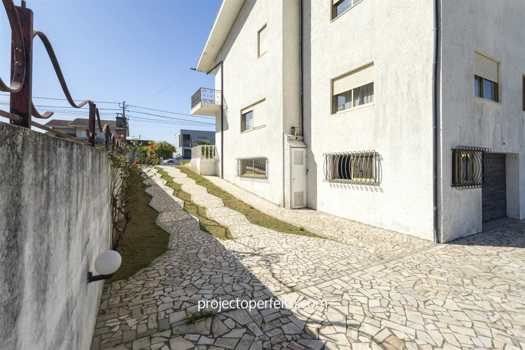 Moradia T4 para Venda em Nogueira da Regedoura Foto 31