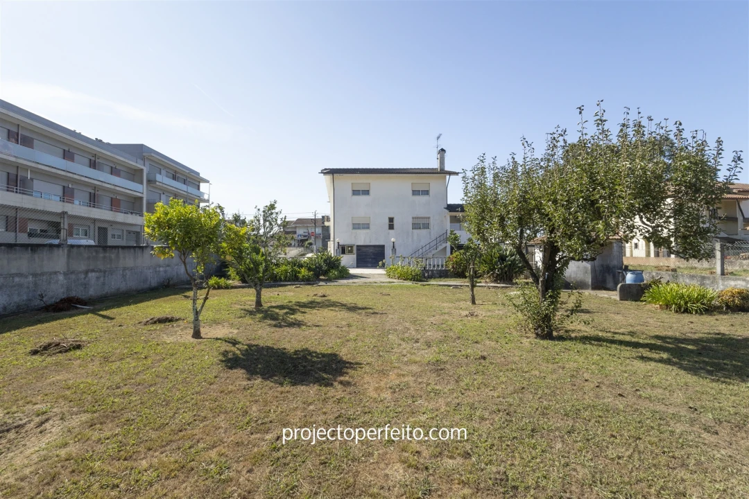Moradia T4 para Venda em Nogueira da Regedoura Foto 4