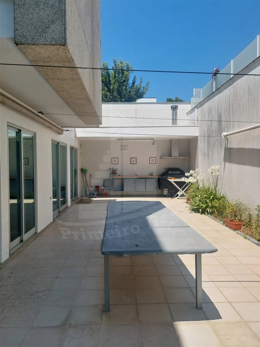 Moradia T3 para Arrendamento em Lomar e Arcos