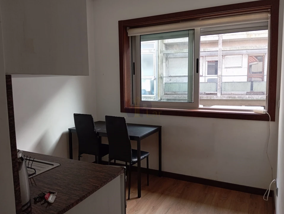 Apartamento T1 para Arrendamento em Paranhos Foto 3